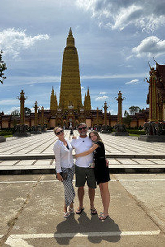 Daina Bosas su vyru Antanu Bosu ir dukra Magdalena Tailande / Asmeninio albumo nuotr.