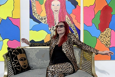 Patricia Field – pašėlusi „Sekso ir miesto“ stilistė nepaiso mados vėjų ir ragina būti savitiems