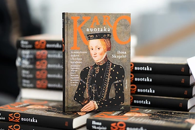 Ilona Skujaitė Vilniuje pristatė knygą „Karo nuotaka“ / Mikos Savičiūtės nuotr.