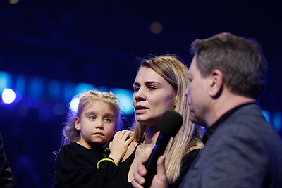 D.Čižausko atminimo koncerte – tėtis Kęstutis, žmona Ieva ir dukra Atėnė: žodžiai sujaudino areną