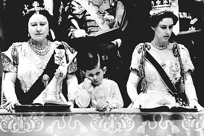 Nuobodžiaujantis princas Charlesas su senele ir teta princese Margaret / Scanpix nuotrauka