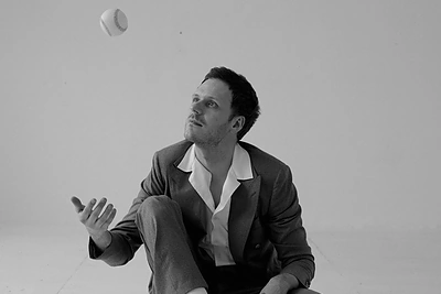 Naują albumą pristatantis FC Baseball – apie kūrėjo atsakomybę, terapiją ir poezijos magiją