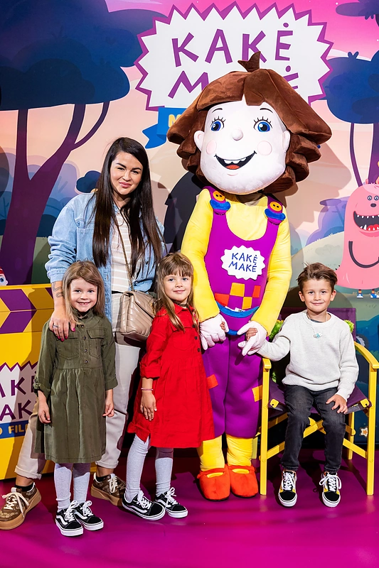 Simona Lipnė su vaikais / Žygimanto Gedvilos / BNS nuotr.