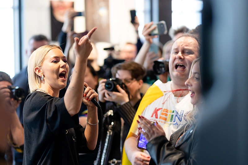 Monika Linkytė susitiko su savo gerbėjais Liverpulyje / Lukas Balandis / BNS nuotr.