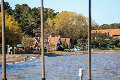 Tragiškas įvykis Nidoje: mirė į stulpą dviračiu atsitrenkusi jauna moteris