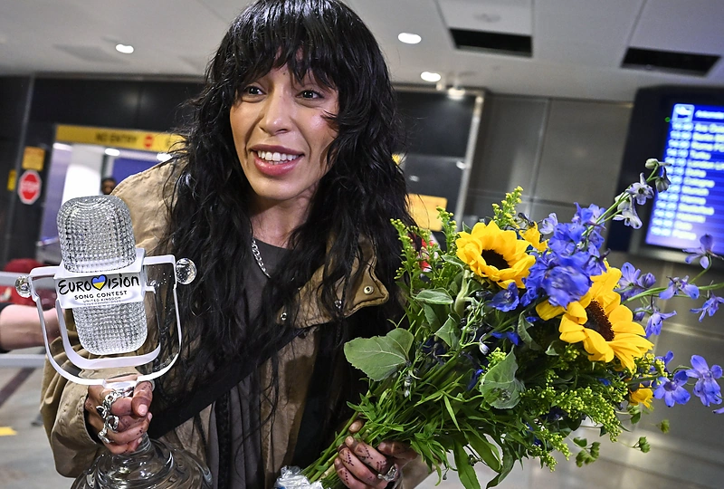 Loreen Švedijos oro uoste pasitiko gerbėjų minia / AFP/„Scanpix“ nuotr.