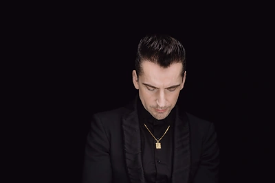 Alanas Chošnau dovanoja dar vieną lietuvišką premjerą: įkvėpimu tapo kelionė į vaikystės miestą