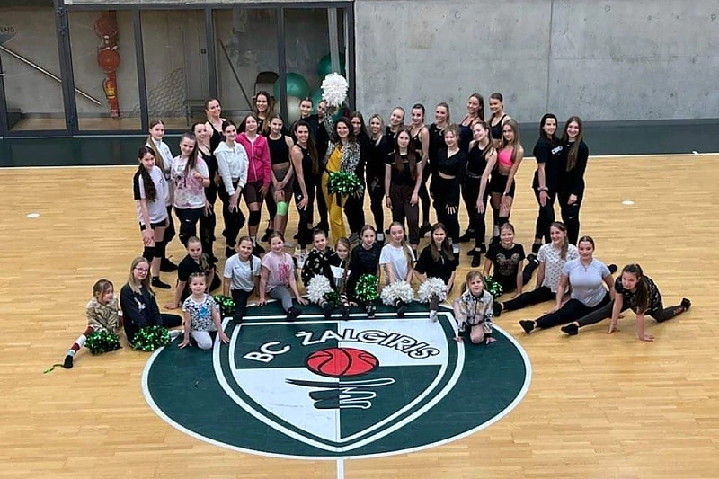 Diana Gandrimė, Kristina Rimienė ir „Žalgirio“ šokėjo / TV3 nuotr.