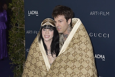 Billie Eilish skyrybos: po septynis mėnesius trukusio romano popmuzikos dievaitė – vėl laisva