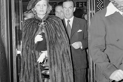 Garsioji pora komedijos „Ponas Smitas vyksta į Vašingtoną“ premjeroje Holivudo „Pantages“ teatre 1939 metais / Getty nuotrauka