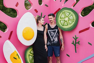 Jolitos Vaitkutės iliuzinė instaliacija „Išsitaškę šaltibarščiai“ / Joanos Suslavičiūtės nuotr.