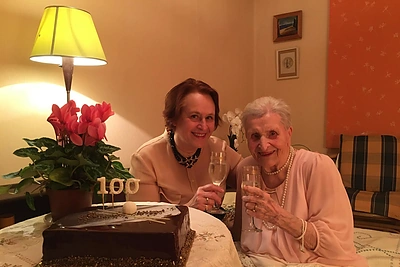 Violeta Podolskaitė su mama Ona per jos 100 gimtadienį / Asmeninio archyvo nuotr.