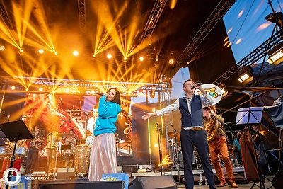 Monika Liu ir grupė „Los Secretos de Pablo“ / Viačeslavo Bazyko nuotr.