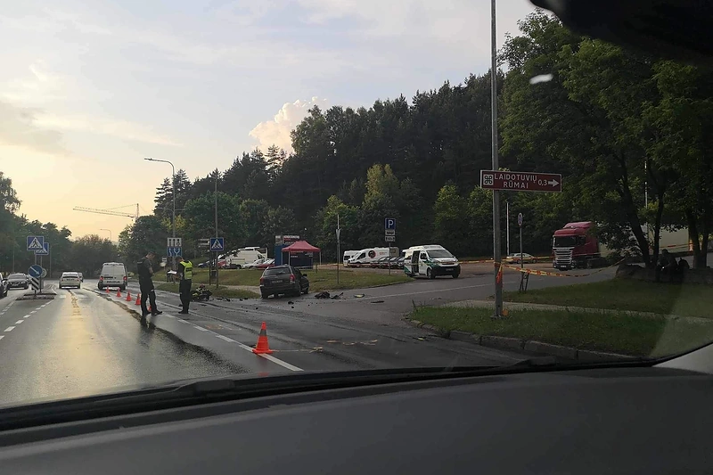 Avarijos vietoje / 15min skaitytojo Nerijaus nuotr.