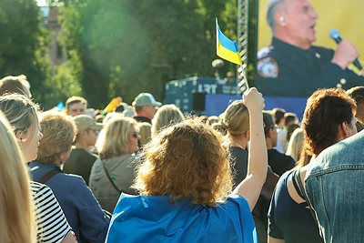 „Keliu vėliavą už Ukrainą NATO“ maratono dalyvių pasitikimas Lukiškių aikštėje / Teodoro Biliūno / BNS nuotr.