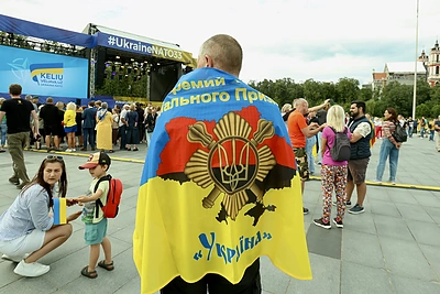 „Keliu vėliavą už Ukrainą NATO“ maratono dalyvių pasitikimas Lukiškių aikštėje / Teodoro Biliūno / BNS nuotr.