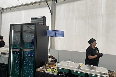 Žurnalistų poilsio ir valgymo zona NATO viršūnių suvažiavime / 15min nuotr.