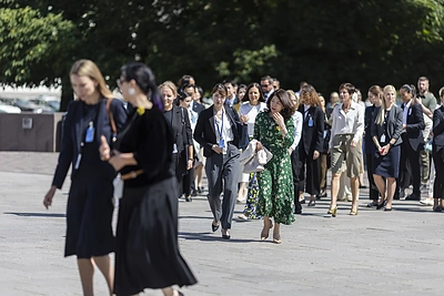 NATO lyderių antrosios pusės rinkosi bendrai nuotraukai prie Valdovų rūmų / Irmanto Gelūno / BNS nuotr.