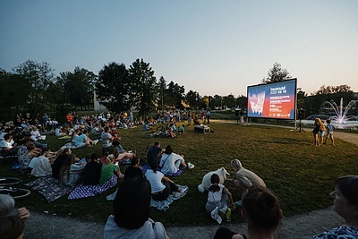Festivalis „Sidabrinės gervės naktys“ tęsiasi: kinas po atviru dangumi laukia dar 8 miestuose