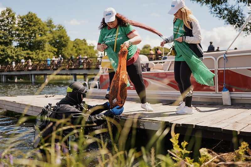 Ežero valymas / Įmonės atstovų nuotr.