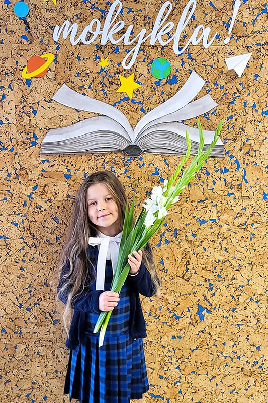 Vaida ir Andrius Rimiškiai su dukromis / Asmeninio albumo nuotr.