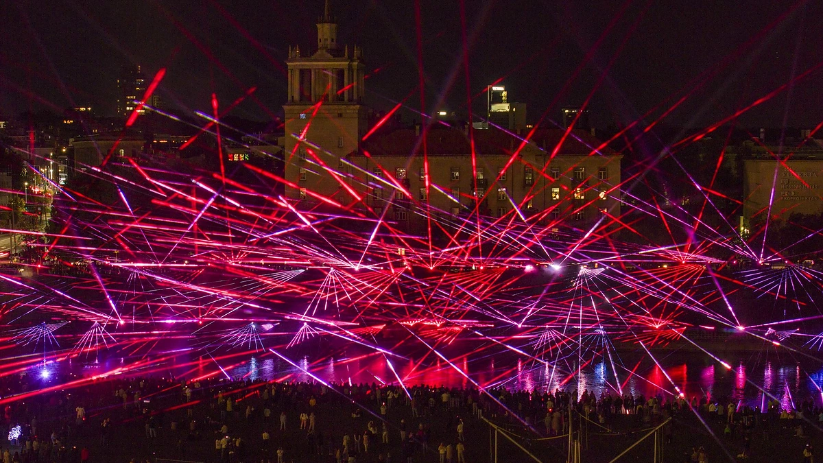 Didžiausias Lietuvoje lazerių šou „FUTURE VILNIUS“ / Irmanto Gelūno / BNS nuotr.
