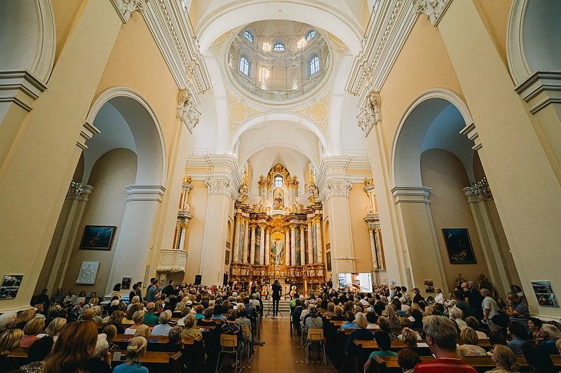 NIKO ir Renatos Marcinkutės-Lesieur koncertas Vilniaus Šv. Kazimiero bažnyčioje / Modesto Endriuškos nuotr.