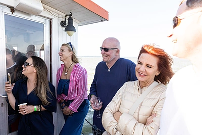 Žvaguliai draugus plukdė laivu Vilhelmas Kuršių Mariose / Pauliaus Peleckio / BNS nuotr.