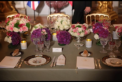 Didžiosios Britanijos karaliaus garbei iškelta iškilminga vakarienė Versalyje / AFP/„Scanpix“ nuotr.