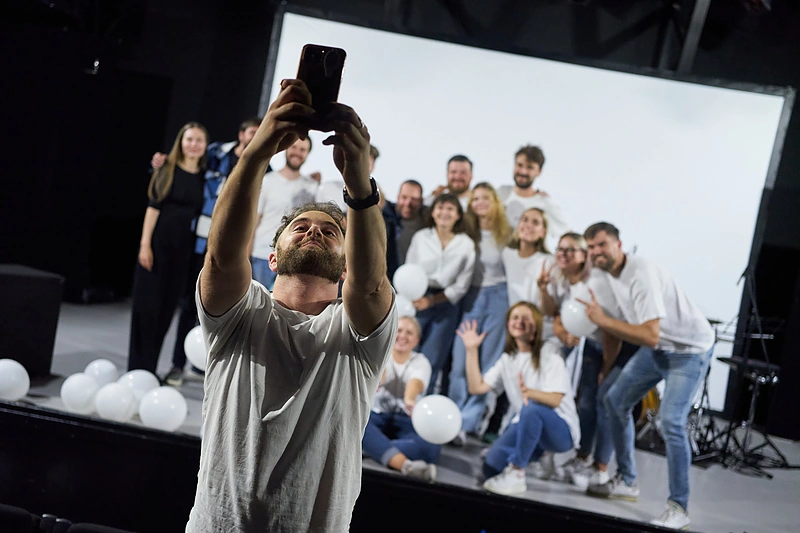 Kurčiųjų pasirodymas su Dominyku Vaitiekūnu Kaune / Justo Valinsko nuotr.