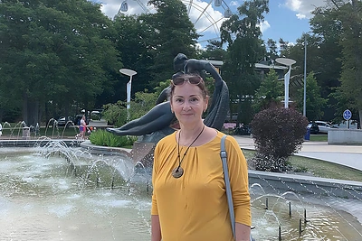 „Šiemet Palangoje ilsėjausi po trisdešimties metų pertraukos. Labai norėjau pasivaikščioti tose vietose, kurias mėgome su tėčiu, kad vėl atgytų prisiminimai, – pasakoja Karina. – Praeities romantikos ten nebelikę, bet atradau daug kitokio grožio“ / Asmeninio albumo nuotrauka