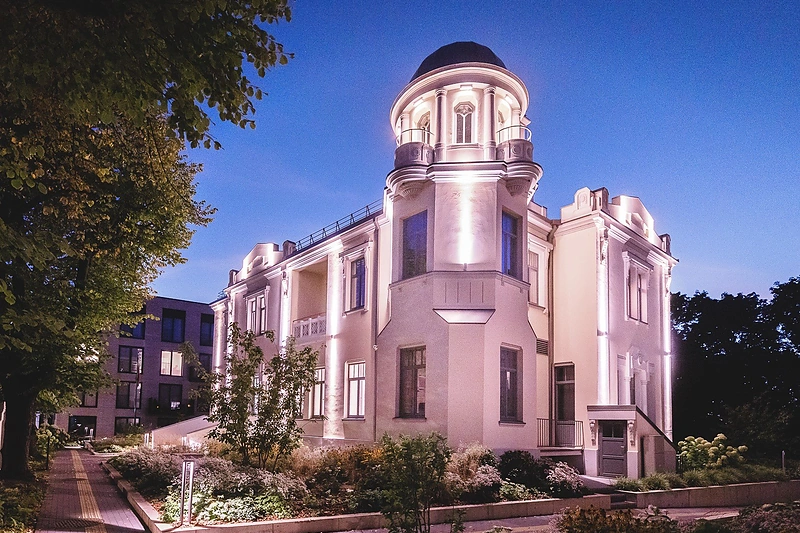 Klinika įsikūrusi daugiau nei 100 metų senumo viloje, kurioje yra gyvenęs Valdas Adamkus ir svečiavęsis Dalai Lama. / AUM klinikos nuotr.