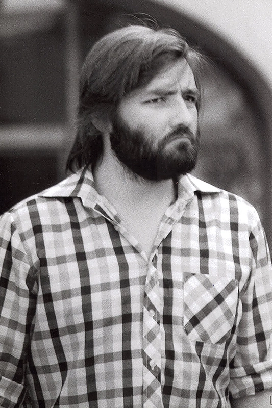 „Ketvirtas kursas. Paskutinius metus buvau ilgaplaukis“, – jaunystės nuotrauką komentuoja profesorius / Asmeninio albumo nuotrauka