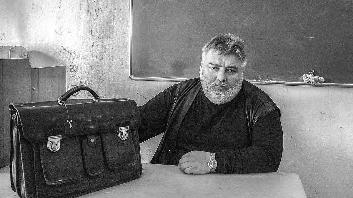 „Man Rugsėjo 1-oji kasmet – Gedulo diena. Todėl, kad tądien atėjai į universitetą, žiūrėk, jau ir kita Rugsėjo 1-oji ant nosies. Paskaitos, seminarai, darbai – nepamatai, kaip metai prabėgo...“ – šmaikštaus žodžio nestokoja profesorius / Algimanto Aleksandravičiaus nuotrauka