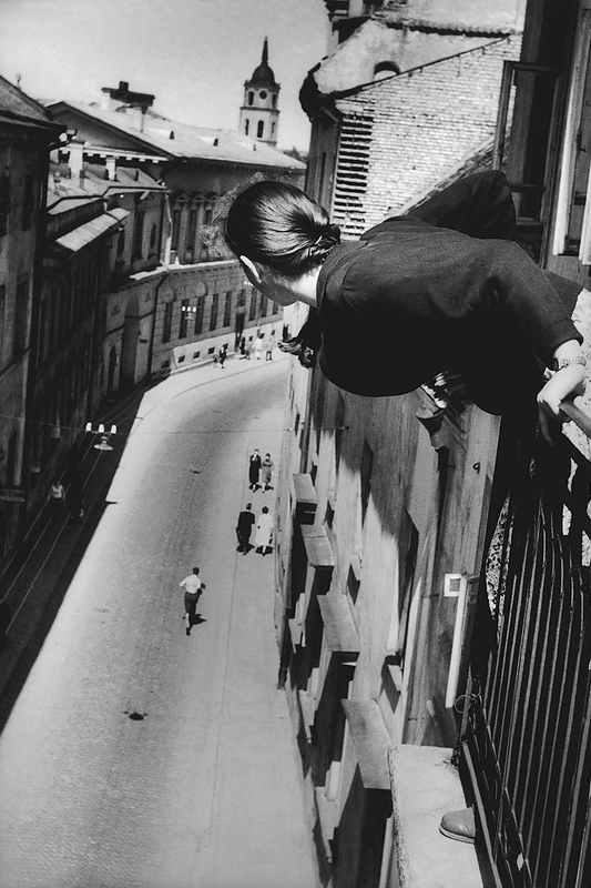 Antanas Sutkus. „Maratonas Universiteto gatvėje“, Vilnius, 1959-ieji / Antano Sutkaus nuotrauka