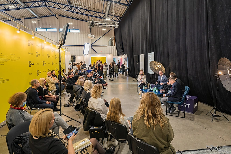 „ArtVilnius’22“ akimirka / Andrej Vasilenko nuotr.