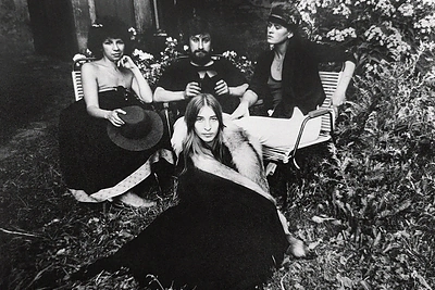 Violetai nebuvo paprasta pritapti menininkų pasaulyje / Asmeninio albumo nuotrauka