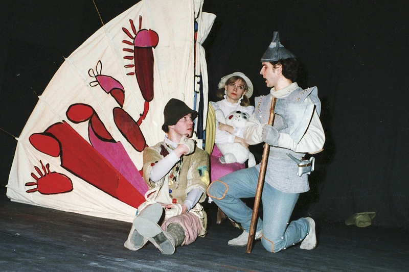 Beprotiško populiarumo sulaukęs spektaklis „Geltonų plytų kelias“ / Keistuolių teatro archyvo nuotrauka