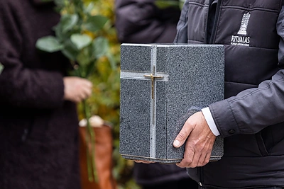 Atsisveikinimas su Algimantu Raudonikiu / Pauliaus Peleckio / BNS nuotr.