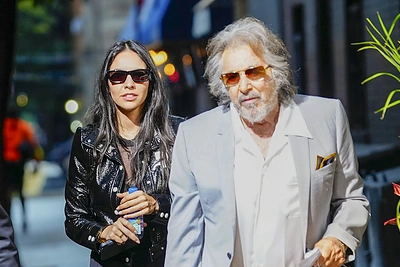 A.Pacino 54 metais jaunesnei vaiko mamai mokės įspūdingą pinigų sumą: kodėl jie pasirašė sutartį