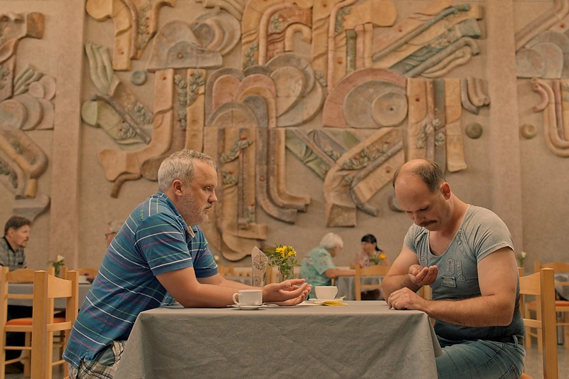 Giedrius Savickas ir Audrius Bružas filme „Milijonieriaus palikimas“ / Stop kadras