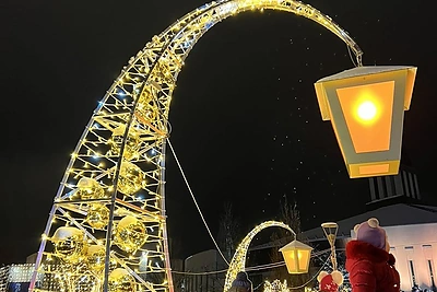 Įžiebta Mažeikių Kalėdų eglė