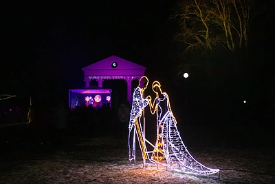 Jurbarkas pasipuošė Kalėdoms / Jurbarko kultūros centro nuotr.