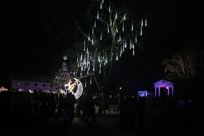 Jurbarkas pasipuošė Kalėdoms / Jurbarko kultūros centro nuotr.