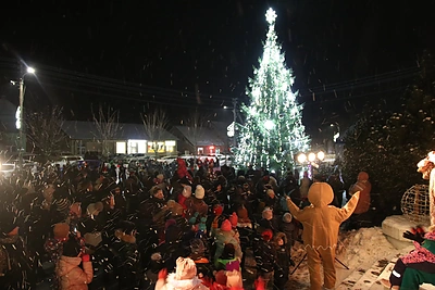 Skaudvilės Kalėdų eglės įžiebimas / Linos Mačiulės nuotr.