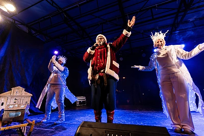 Pasvalio miesto eglutės įžiebimo akimirkos / Organizatorių nuotr.