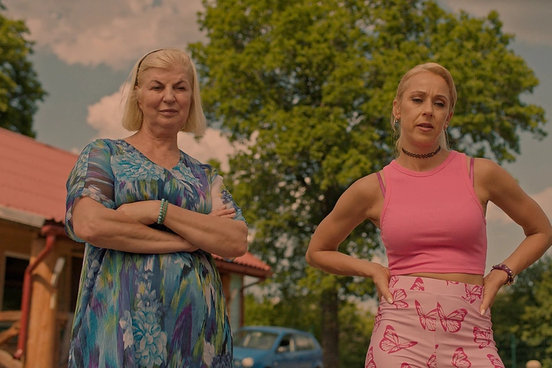 Nijolė Narmontaitė, Ineta Stasiulytė / Kadras iš filmo „Milijonieriaus palikimas“