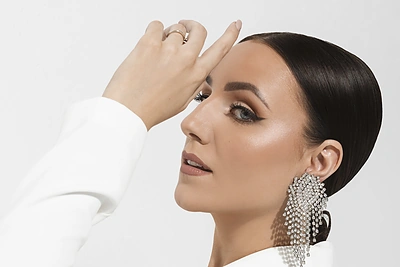 „Queens of Roses“ narės Giedrės Linkevičienės makiažo paslaptys ir svarbiausias akcentas