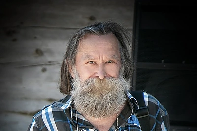 Mirė Kuršėnų garbės pilietis, teatro režisierius Petras Valskys: su žmona įkūrė studiją „Ikaras“