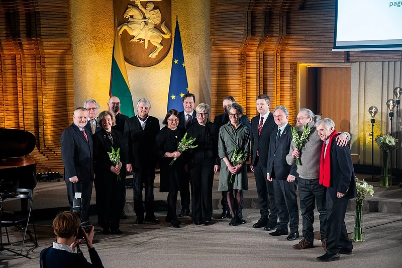Daiva Šabasevičienė kartu su kitais Vyriausybės premijos laureatais / M.Markevičiaus (ELTA) nuotr.